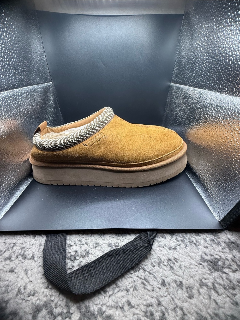 Koolaburra Platform Slipper - Picture 7 of 8